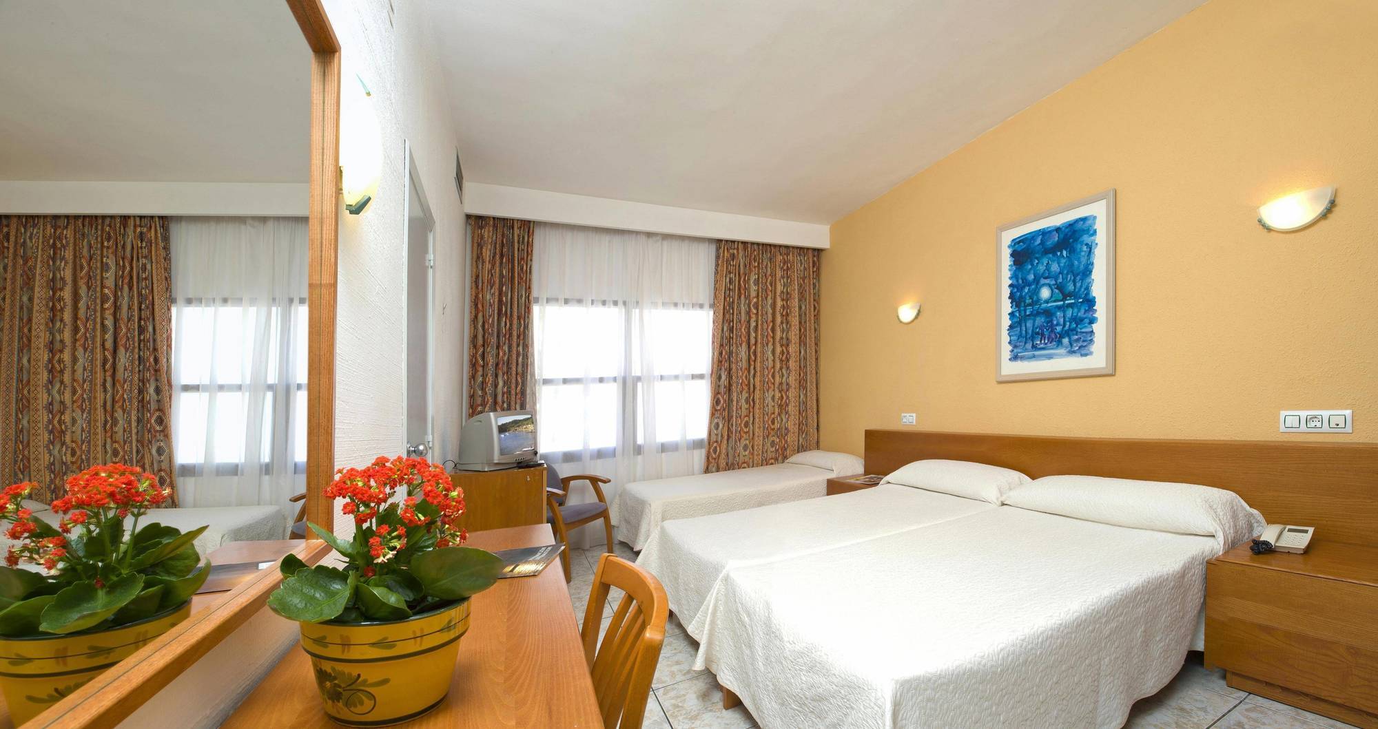 Hotel Tropical San Antonio  Eksteriør billede
